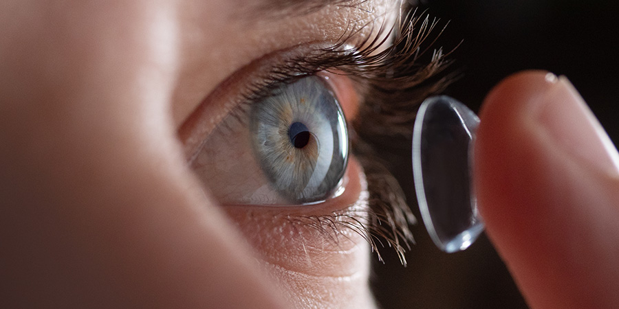Contact-lens-insertion